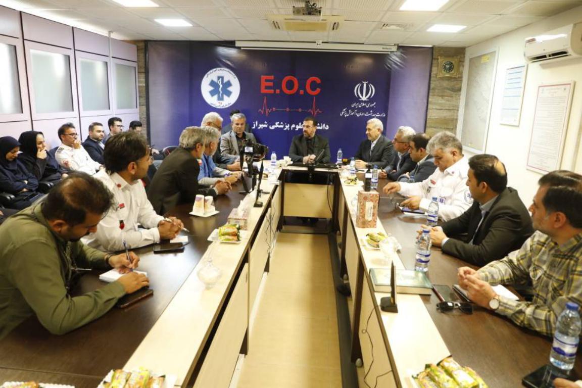 نشست استاندار فارس و رییس دانشگاه علوم پزشکی شیراز با مدیران ستادی اورژانس فارس به روایت تصویر / تیر ماه 1404